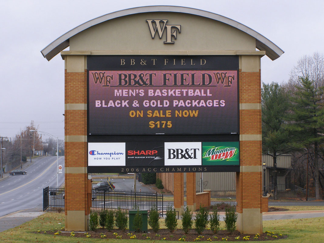 ウェア WAKE FOREST Univ. No.21 DUNCAN Marc Poole - Coordinator, Outdoor Pursuits | Campus Recreation