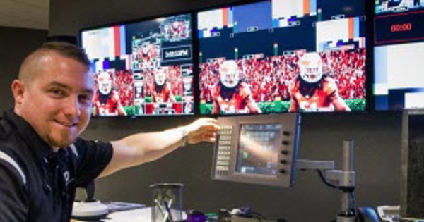 Establishing a workspace in Show Control’s Display Studio