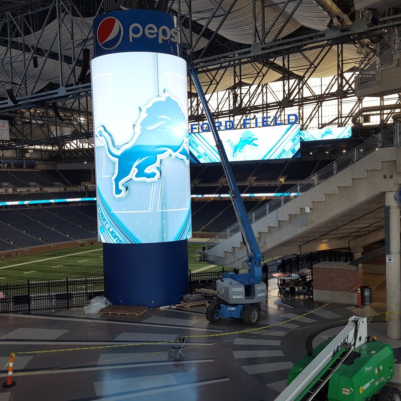 A Media Frenzy at New Ford Field